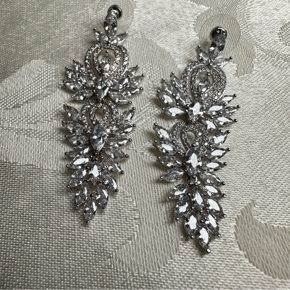 Silver Chandelier Earrings with Crystal Accents Dangle Drop Wedding PAGENT 4134 - Picture 4 of 11